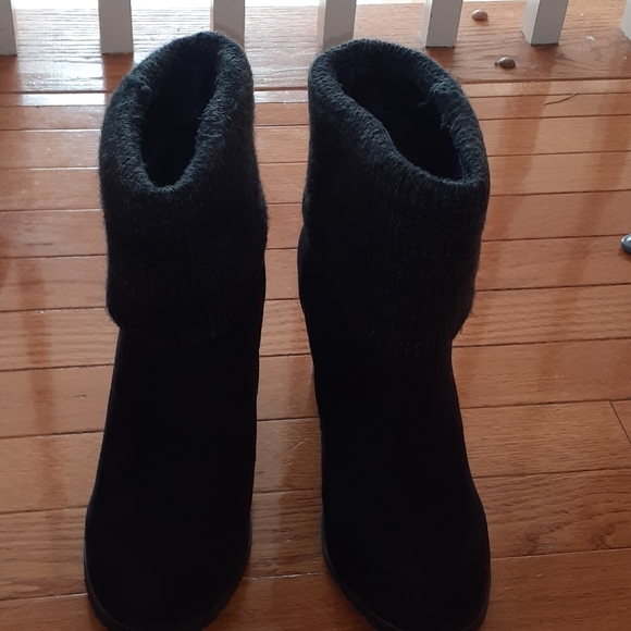 🎉SOLD🎉Black Suede-like Bootie w/fabric ankle - Picture 1 of 4